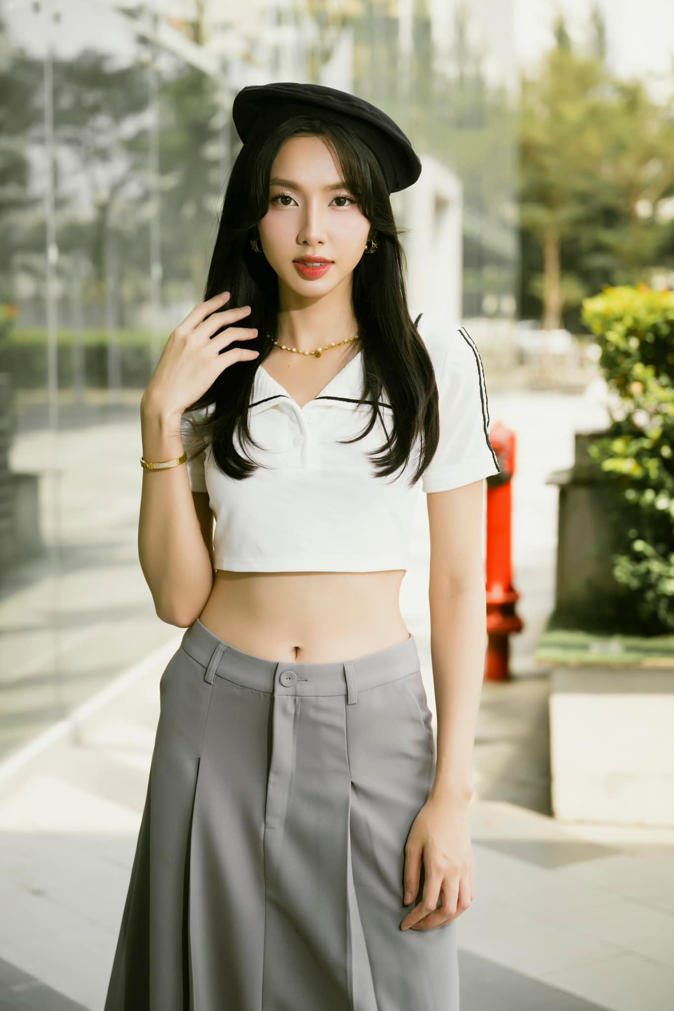 Công khai video trích xuất camera ghi lại cảnh tượng Á hậu Việt bị biến thái giở trò tấn công giữa nơi công cộng- Ảnh 5. Công khai video trích xuất camera ghi lại cảnh tượng Á hậu Việt bị biến thái giở trò tấn công giữa nơi công cộng- Ảnh 5.