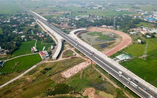 Đồng Nai đang nghiên cứu ý tưởng làm dự án đường trên cao dọc tuyến quốc lộ 51 với vốn đầu tư hàng chục ngàn tỉ đồng- Ảnh 1.