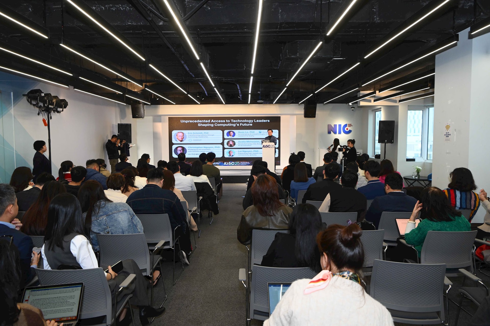 Cựu CEO của Google cùng hơn 1.000 “đại bàng công nghệ” thế giới như Intel, Samsung, IBM sắp quy tụ tại sự kiện ở Việt Nam- Ảnh 2.