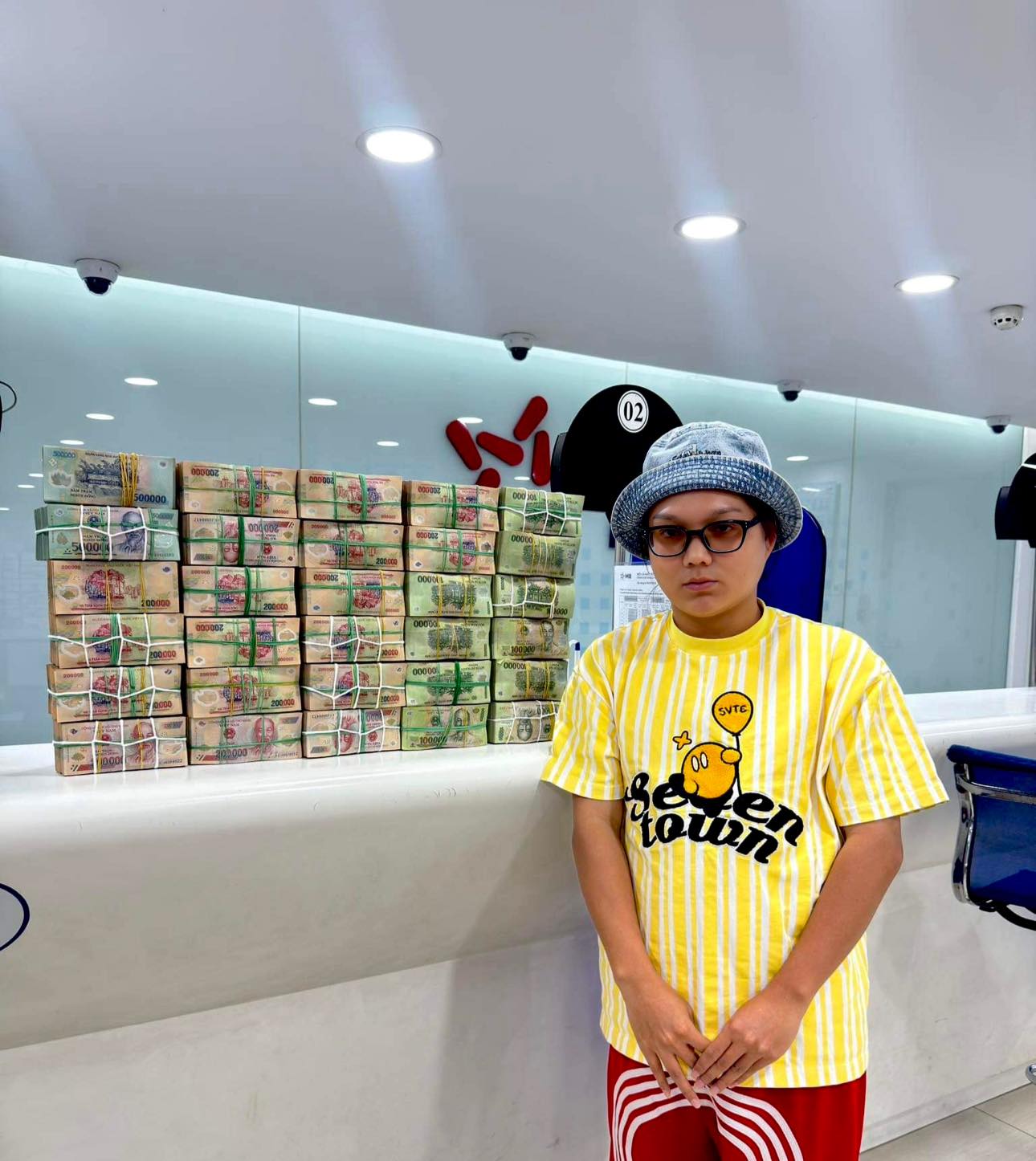 Hot tiktoker Phạm Thoại đang vướng lùm xùm “sao kê 16,7 tỷ đồng tiền từ thiện cho bé Bắp” là ai?- Ảnh 5.