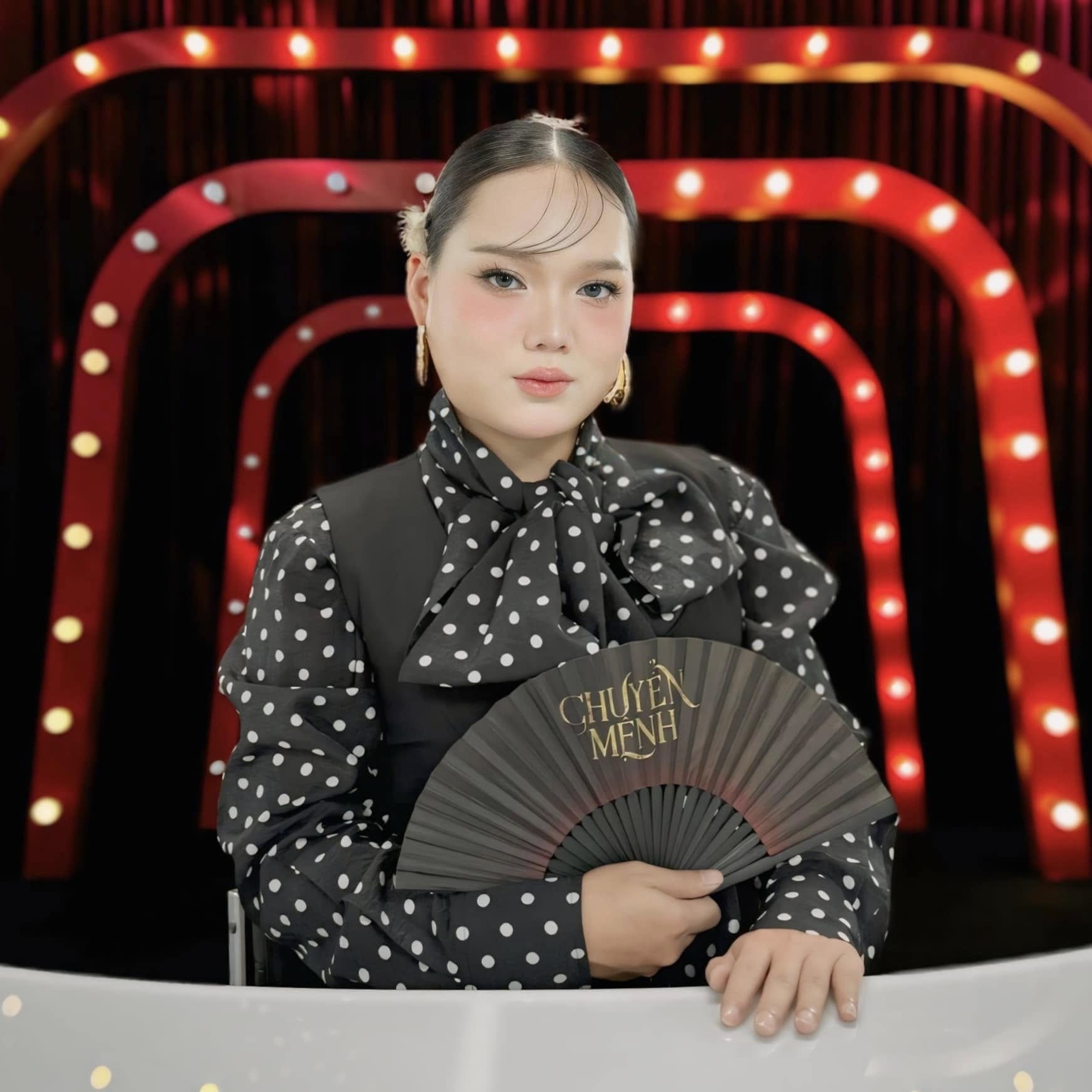 Hot tiktoker Phạm Thoại đang vướng lùm xùm “sao kê 16,7 tỷ đồng tiền từ thiện cho bé Bắp” là ai?- Ảnh 2.