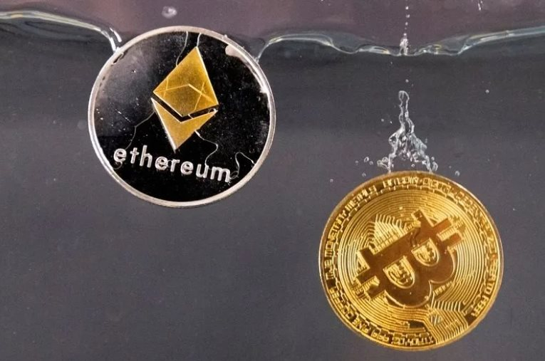 Bitcoin rơi thẳng đứng, thủng mốc 90.000 USD khi nỗi lo bủa vây nhà đầu tư- Ảnh 1.