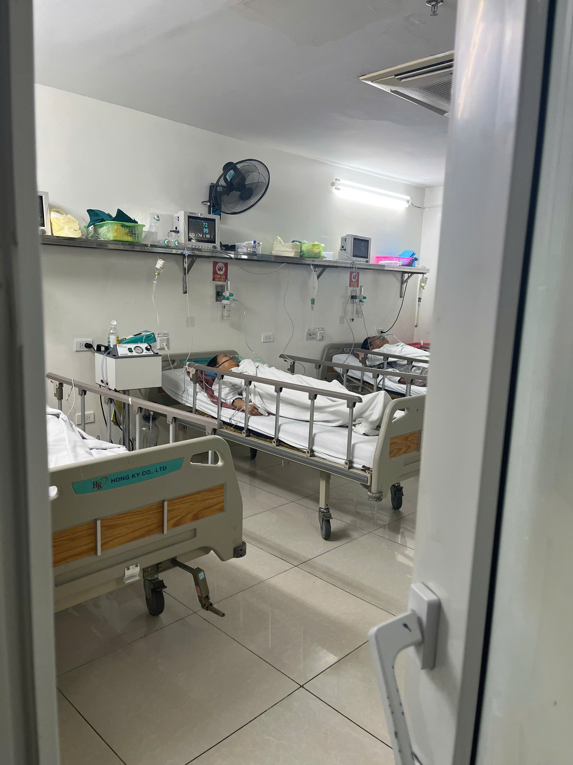 Một loại giấy tờ tôi nghĩ "không cần thiết", ai ngờ lại giúp gia đình tôi tiết kiệm hàng chục triệu đồng khi đưa bố đi viện- Ảnh 3.