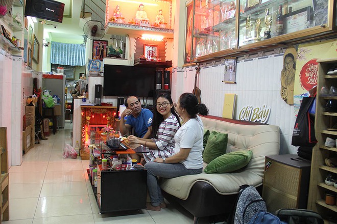 Sao nữ Vbiz 12 tuổi mua nhà cho bố mẹ, 20 tuổi lên chức CEO, nghe mức cát xê mới choáng- Ảnh 2. Sao nữ Vbiz 12 tuổi mua nhà cho bố mẹ, 20 tuổi lên chức CEO, nghe mức cát xê mới choáng- Ảnh 2.