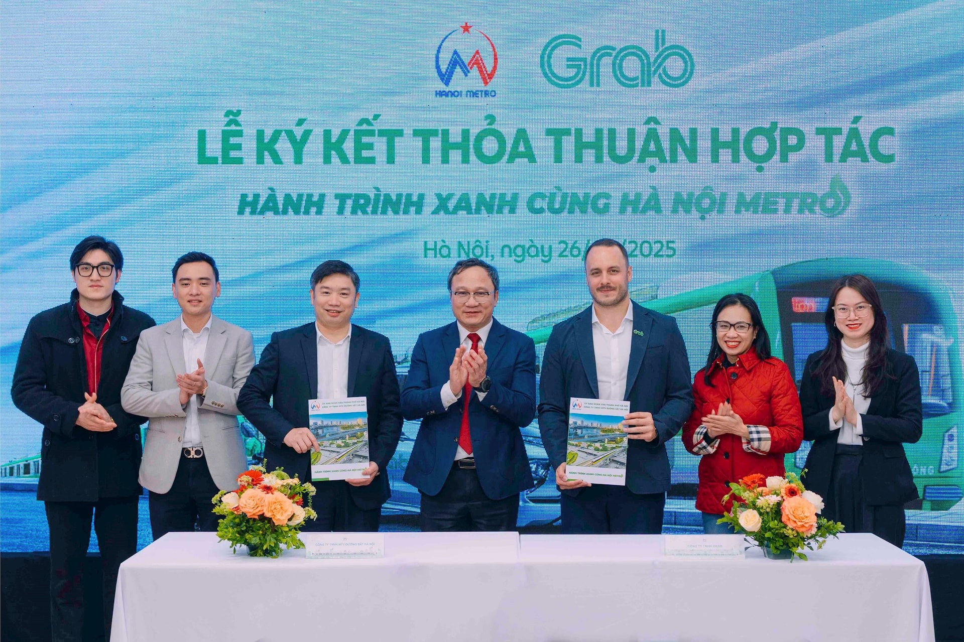 Sau Metro số 1 TP.HCM, Grab tiếp tục bắt tay với Metro Hà Nội: Khách đi tàu điện lúc nào cũng được giảm giá- Ảnh 2.