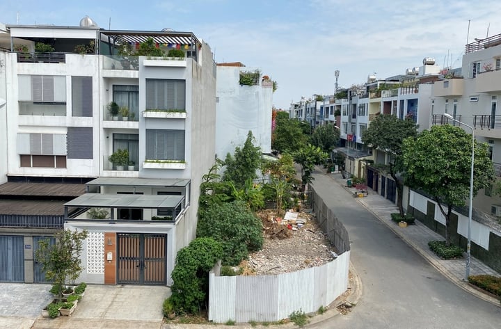 Nhà phố, biệt thự giá trên 20 tỷ đồng chiếm hơn 65% nguồn cung ở TP.HCM- Ảnh 1. Nhà phố, biệt thự giá trên 20 tỷ đồng chiếm hơn 65% nguồn cung ở TP.HCM- Ảnh 1.