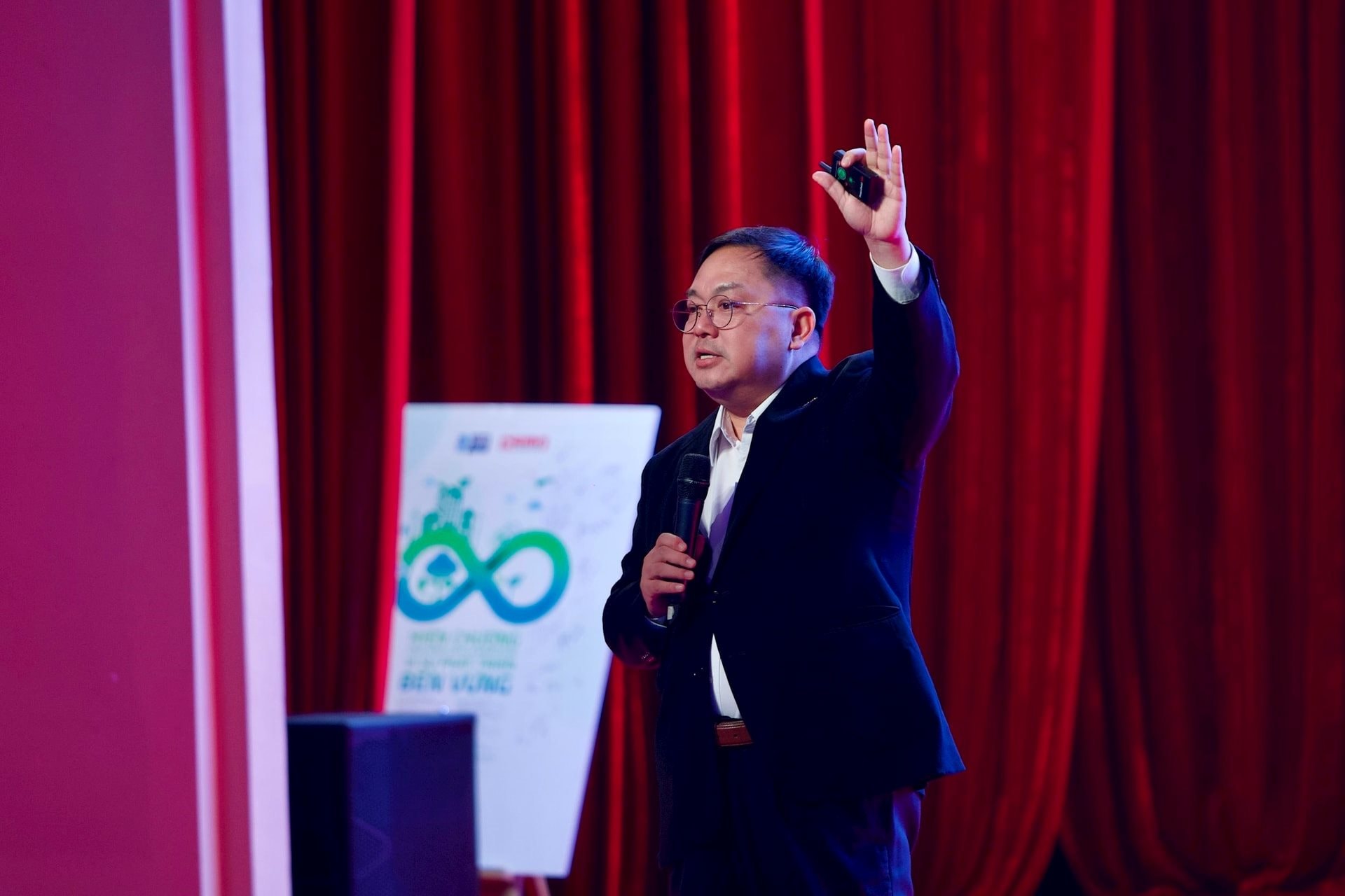 Ông Hoàng Nam Tiến: 80% nhân sự ngành kế toán sẽ bị thay thế bằng AI trong vòng 3 năm nữa- Ảnh 1.