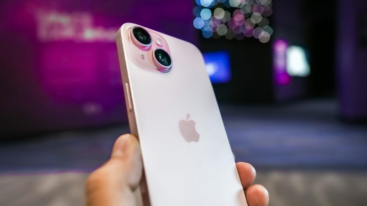 iPhone 15 quay lại top 1 doanh số toàn cầu- Ảnh 1.