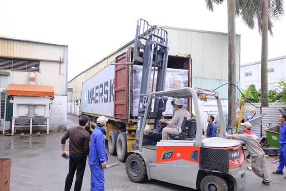 Các doanh nghiệp đẩy mạnh sản xuất, xuất khẩu ngay từ đầu năm Ảnh: LÊ THÚY Các doanh nghiệp đẩy mạnh sản xuất, xuất khẩu ngay từ đầu năm Ảnh: LÊ THÚY