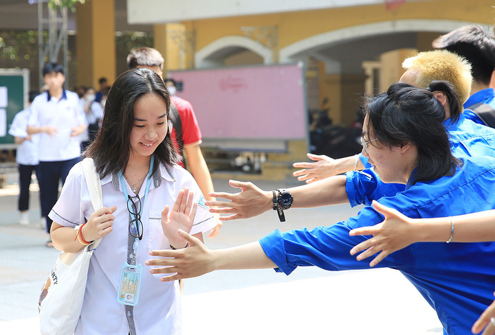 Các tỉnh đồng loạt chốt tiếng Anh là môn thi thứ 3 vào lớp 10- Ảnh 1.