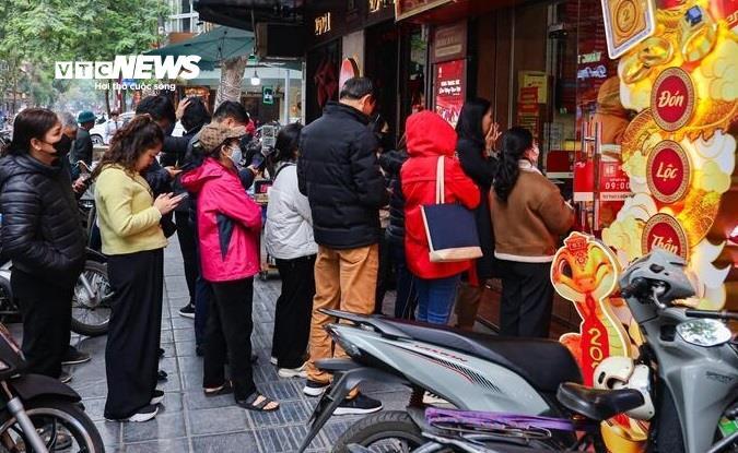 Vàng 'phi mã' từng ngày, chuyên gia cảnh báo người mua dịp vía thần Tài- Ảnh 2. Vàng 'phi mã' từng ngày, chuyên gia cảnh báo người mua dịp vía thần Tài- Ảnh 2.