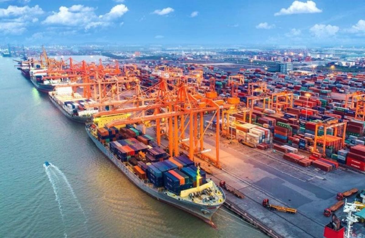 Việt Nam xuất siêu 3,03 tỷ USD ngay tháng đầu năm: Hoa Kỳ, Trung Quốc lần lượt là thị trường xuất khẩu và nhập khẩu lớn nhất- Ảnh 1.