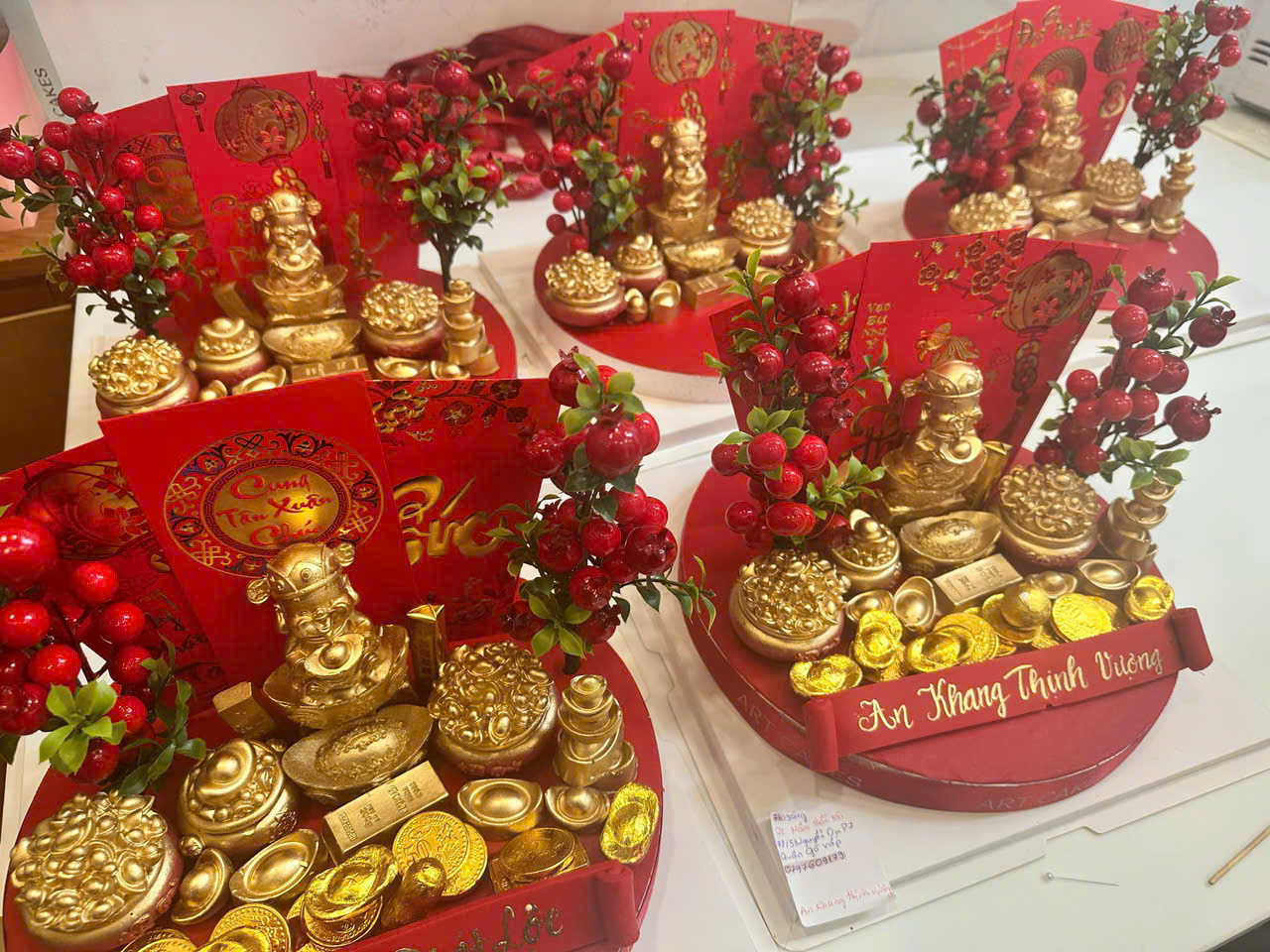 Những mặt hàng tăng giá chóng mặt, quá tải trước ngày vía Thần Tài- Ảnh 4. Những mặt hàng tăng giá chóng mặt, quá tải trước ngày vía Thần Tài- Ảnh 4.