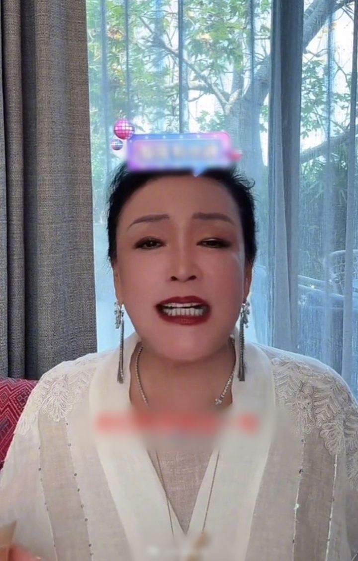Sao Hoa ngữ 7/2: Chồng Từ Hy Viên từ bỏ quyền thừa kế, mắng Uông Tiểu Phi- Ảnh 4. Sao Hoa ngữ 7/2: Chồng Từ Hy Viên từ bỏ quyền thừa kế, mắng Uông Tiểu Phi- Ảnh 4.