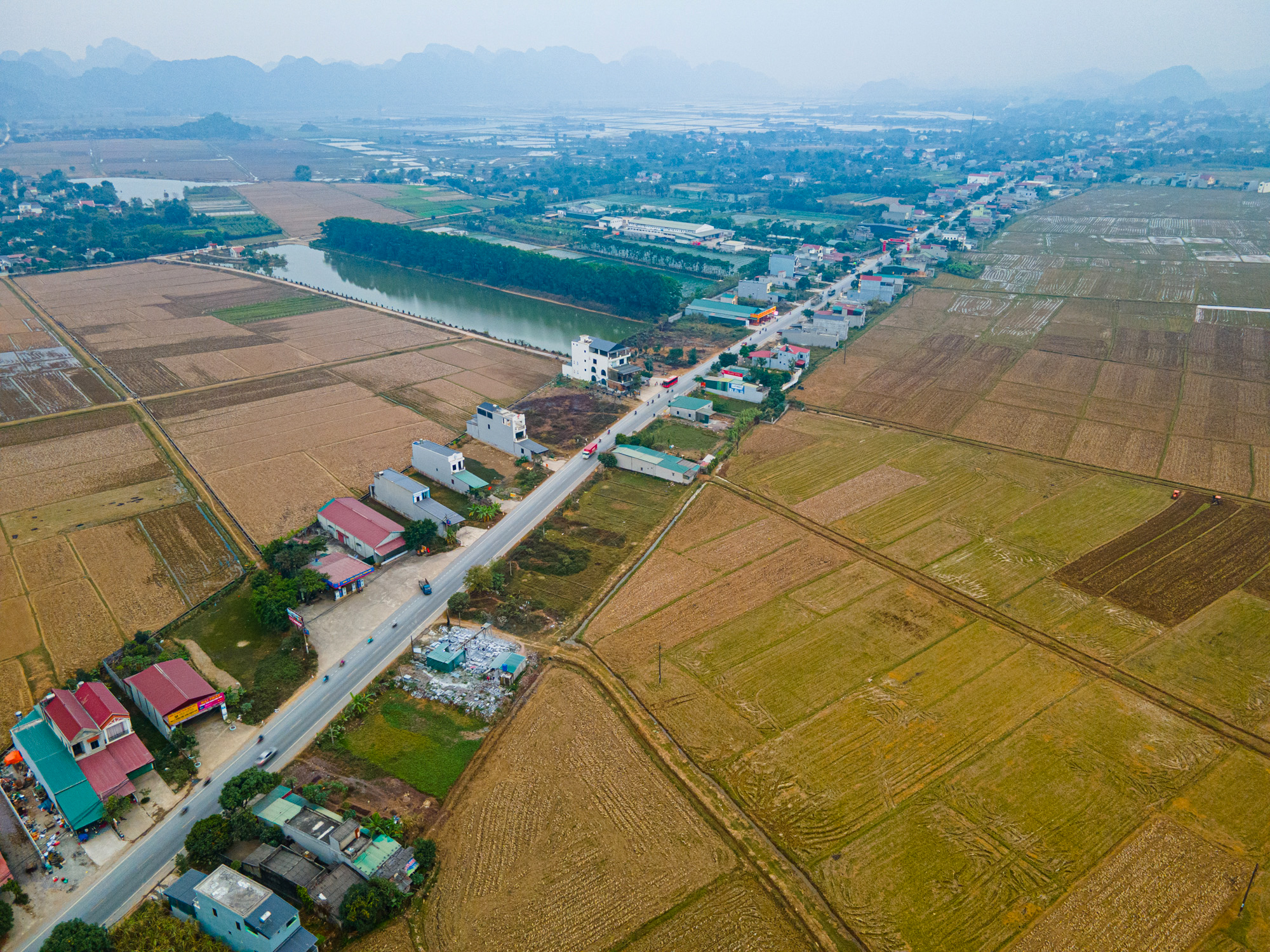 Khu vực có thể được xây dựng khu nghỉ dưỡng rộng gần bằng quận Hoàn Kiếm, là chỗ ở cho 20.000 người ở Ninh Bình- Ảnh 5. Khu vực có thể được xây dựng khu nghỉ dưỡng rộng gần bằng quận Hoàn Kiếm, là chỗ ở cho 20.000 người ở Ninh Bình- Ảnh 5.