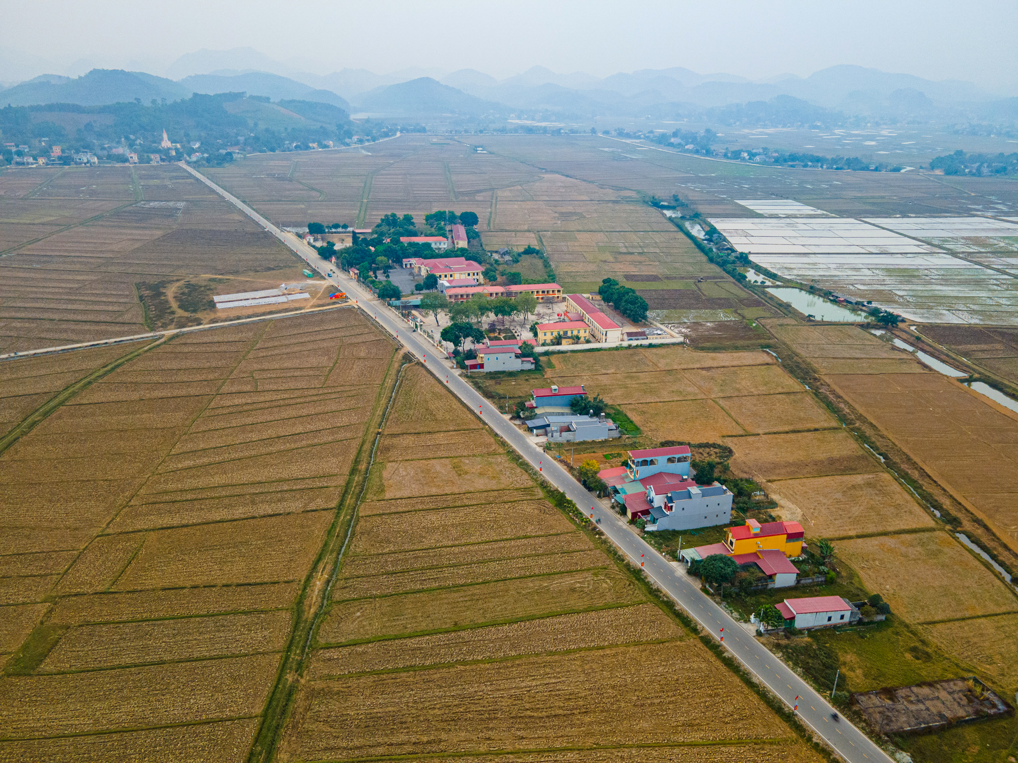 Khu vực có thể được xây dựng khu nghỉ dưỡng rộng gần bằng quận Hoàn Kiếm, là chỗ ở cho 20.000 người ở Ninh Bình- Ảnh 9. Khu vực có thể được xây dựng khu nghỉ dưỡng rộng gần bằng quận Hoàn Kiếm, là chỗ ở cho 20.000 người ở Ninh Bình- Ảnh 9.