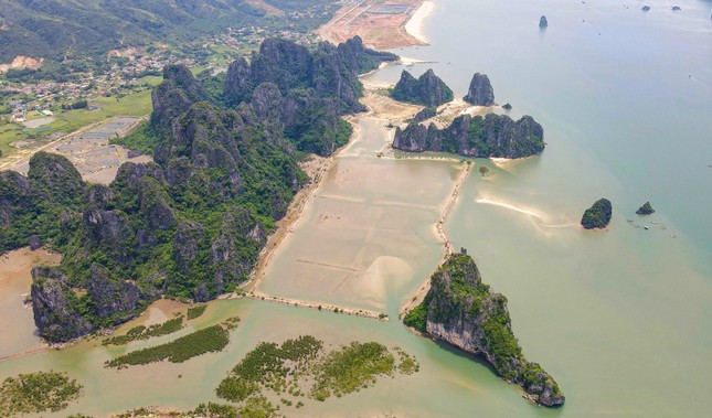 Quảng Ninh tìm nhà đầu tư cho dự án siêu ở Vân Đồn- Ảnh 2. Quảng Ninh tìm nhà đầu tư cho dự án siêu ở Vân Đồn- Ảnh 2.