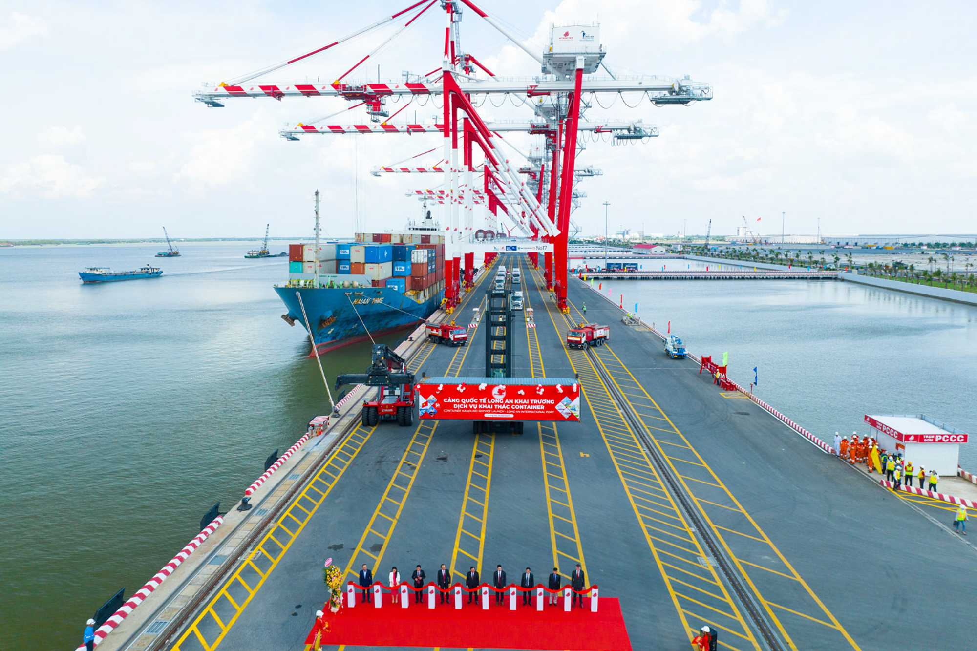 Toàn cảnh cảng quốc tế trị giá 10.000 tỷ, sở hữu nhiều kỷ lục Việt Nam tại Long An- Ảnh 2.