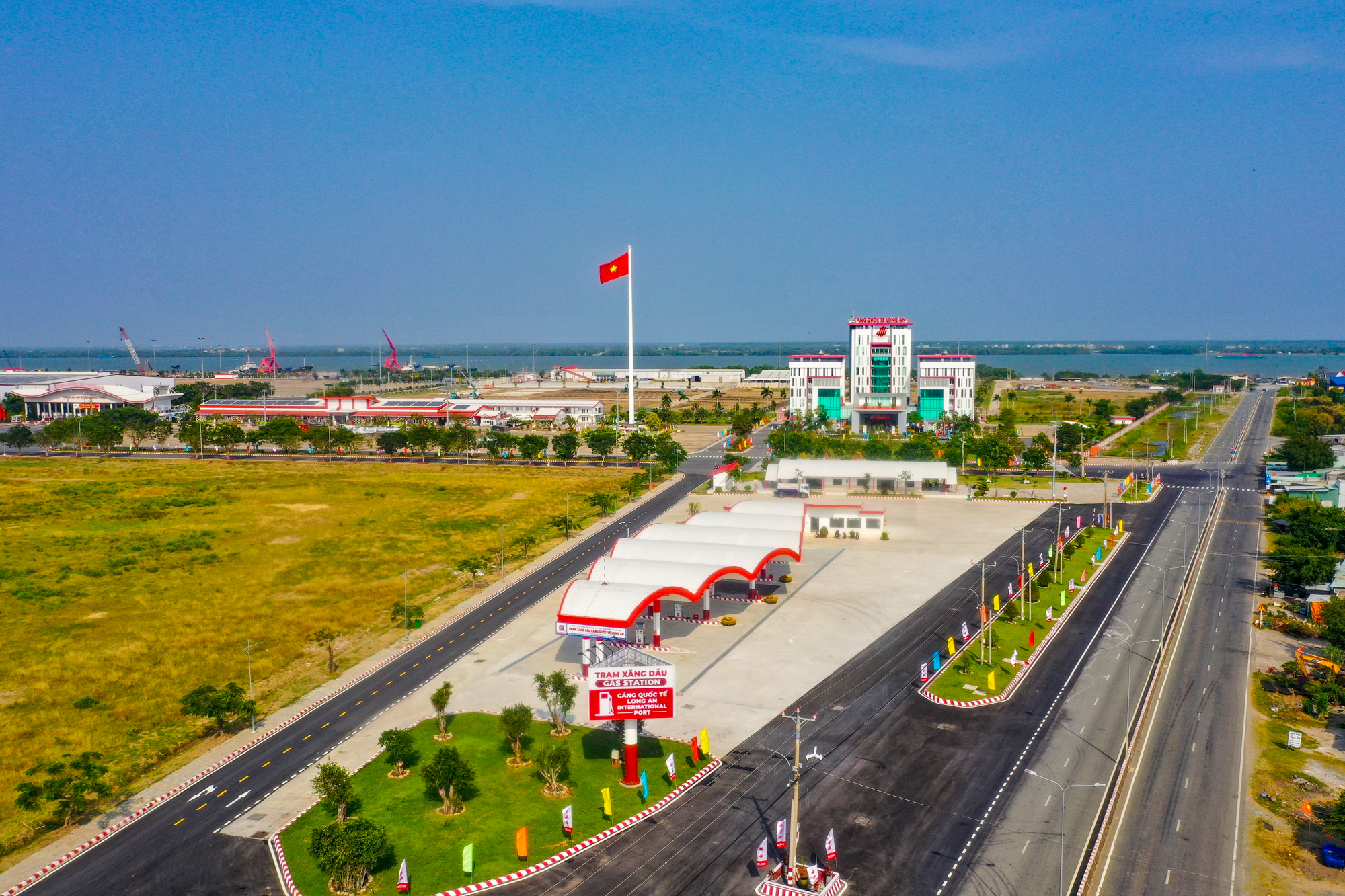 Toàn cảnh cảng quốc tế trị giá 10.000 tỷ, sở hữu nhiều kỷ lục Việt Nam tại Long An- Ảnh 12.