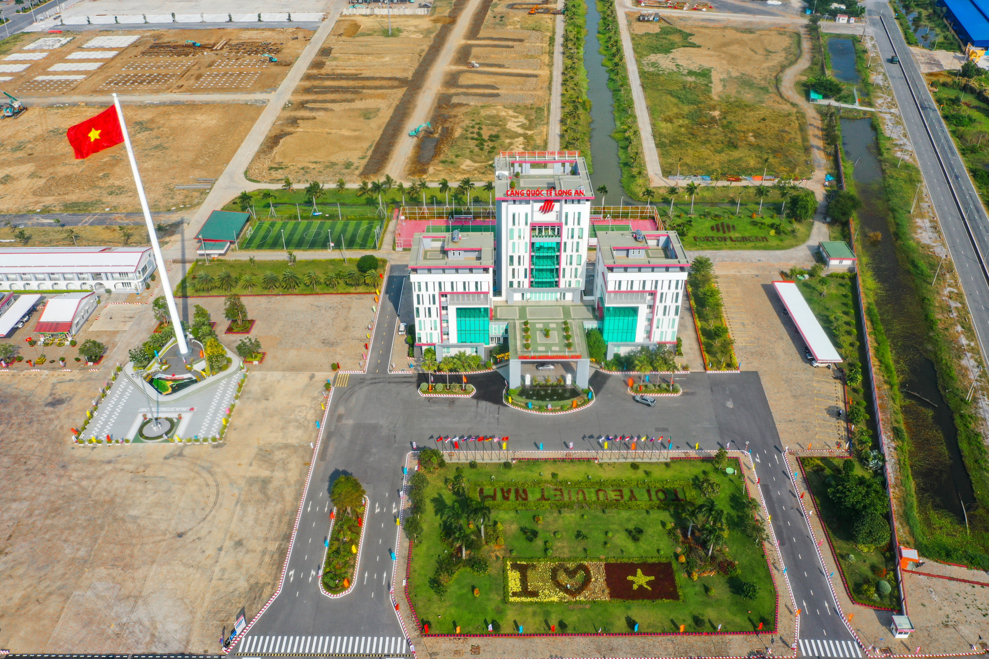 Toàn cảnh cảng quốc tế trị giá 10.000 tỷ, sở hữu nhiều kỷ lục Việt Nam tại Long An- Ảnh 10.