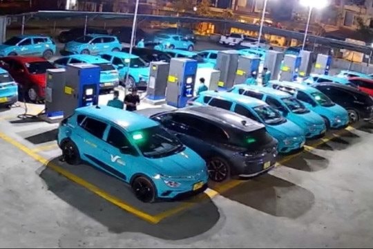 Công ty của tỷ phú Phạm Nhật Vượng vừa ra mắt công nghệ sạc đột phá giúp nâng công suất, rút ngắn đáng kể thời gian sạc- Ảnh 1. Công ty của tỷ phú Phạm Nhật Vượng vừa ra mắt công nghệ sạc đột phá giúp nâng công suất, rút ngắn đáng kể thời gian sạc- Ảnh 1.