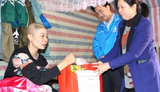 Hàng nghìn du khách trẩy Hội Lim 2025 bất chấp thời tiết giá rét- Ảnh 15.