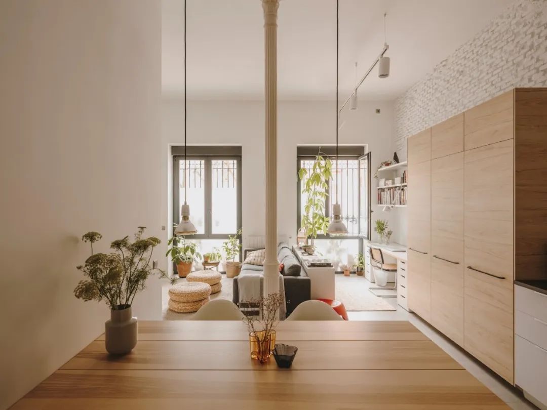 Người phụ nữ 40 tuổi chưa lập gia đình sống trong ngôi nhà 65m2 chia sẻ: Sống một mình không có nghĩa là cô đơn!- Ảnh 5. Người phụ nữ 40 tuổi chưa lập gia đình sống trong ngôi nhà 65m2 chia sẻ: Sống một mình không có nghĩa là cô đơn!- Ảnh 5.