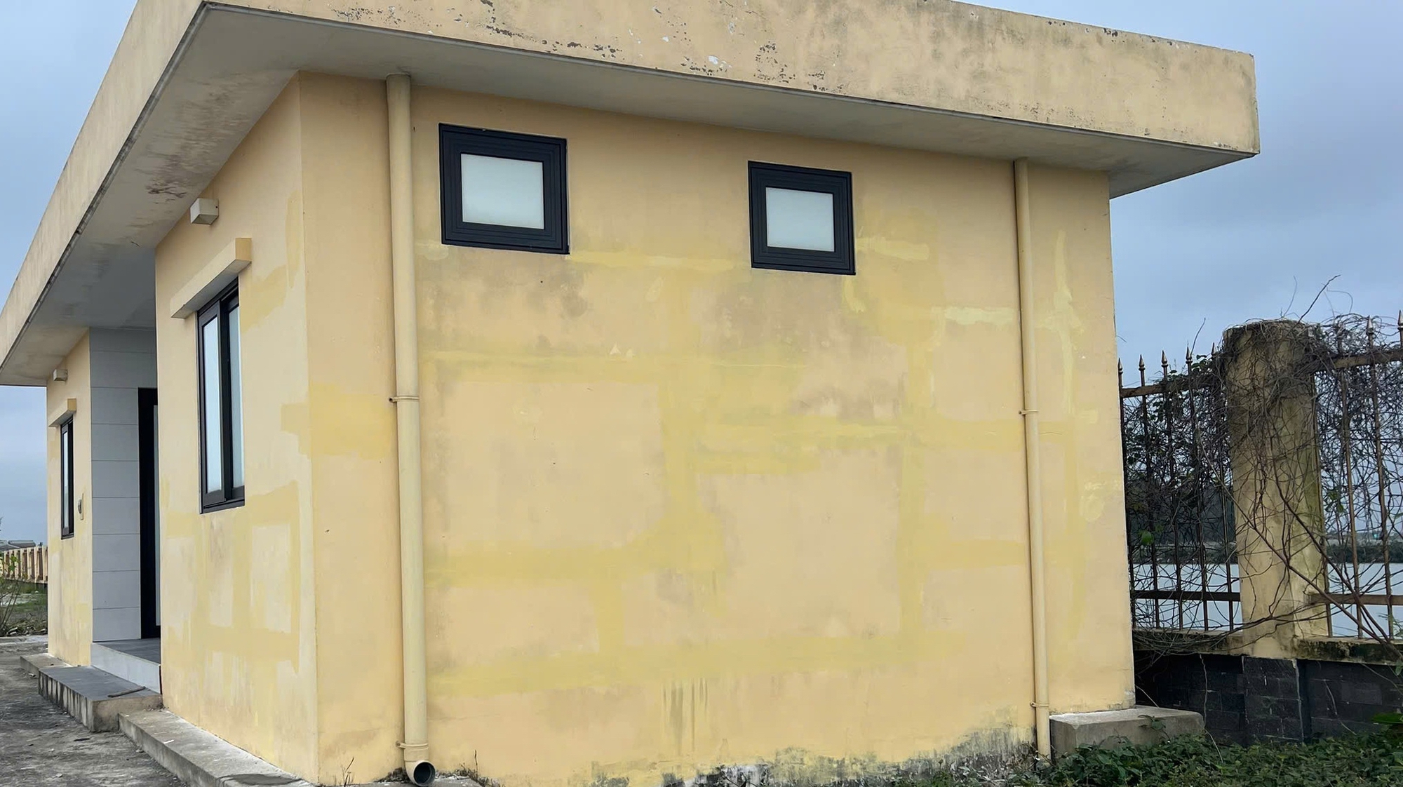 Hết thời hạn cam kết sửa chữa hư hỏng, cảng cá 220 tỉ hiện ra sao?- Ảnh 7. Hết thời hạn cam kết sửa chữa hư hỏng, cảng cá 220 tỉ hiện ra sao?- Ảnh 7.