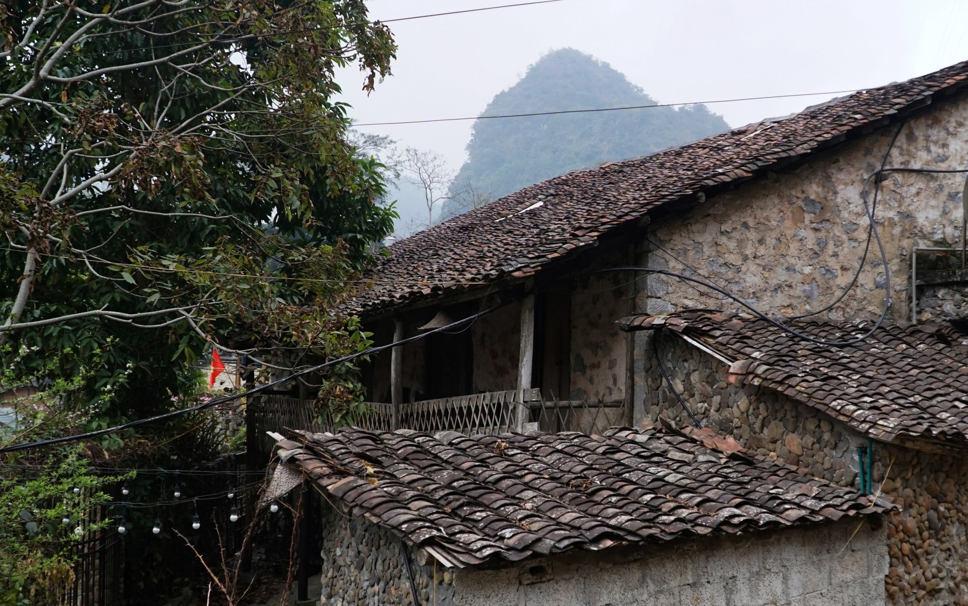 Vẻ bình yên 'làng đá nở hoa' trăm tuổi ở Cao Bằng- Ảnh 5.