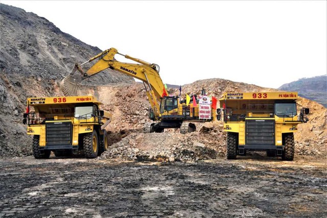 Một doanh nghiệp thu hơn 440 tỷ đồng mỗi ngày nhờ đào "vàng đen", bán đất đá- Ảnh 2.