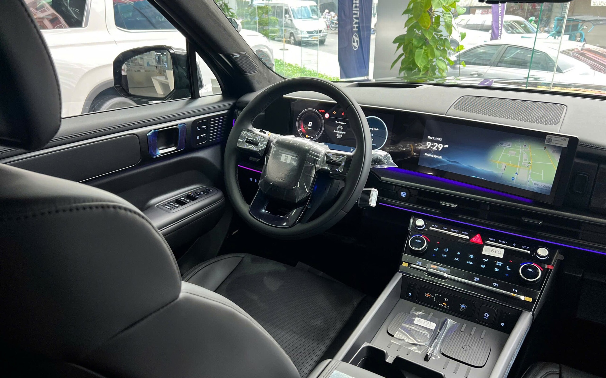 Hyundai Santa Fe 'xả kho' giảm kỷ lục 115 triệu tại đại lý: Bản tiêu chuẩn còn 970 triệu, rẻ hơn cả Everest, Kodiaq đời cũ- Ảnh 6. Hyundai Santa Fe 'xả kho' giảm kỷ lục 115 triệu tại đại lý: Bản tiêu chuẩn còn 970 triệu, rẻ hơn cả Everest, Kodiaq đời cũ- Ảnh 6.