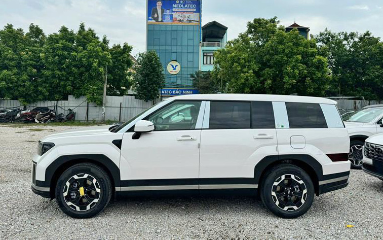 Hyundai Santa Fe 'xả kho' giảm kỷ lục 115 triệu tại đại lý: Bản tiêu chuẩn còn 970 triệu, rẻ hơn cả Everest, Kodiaq đời cũ- Ảnh 5. Hyundai Santa Fe 'xả kho' giảm kỷ lục 115 triệu tại đại lý: Bản tiêu chuẩn còn 970 triệu, rẻ hơn cả Everest, Kodiaq đời cũ- Ảnh 5.