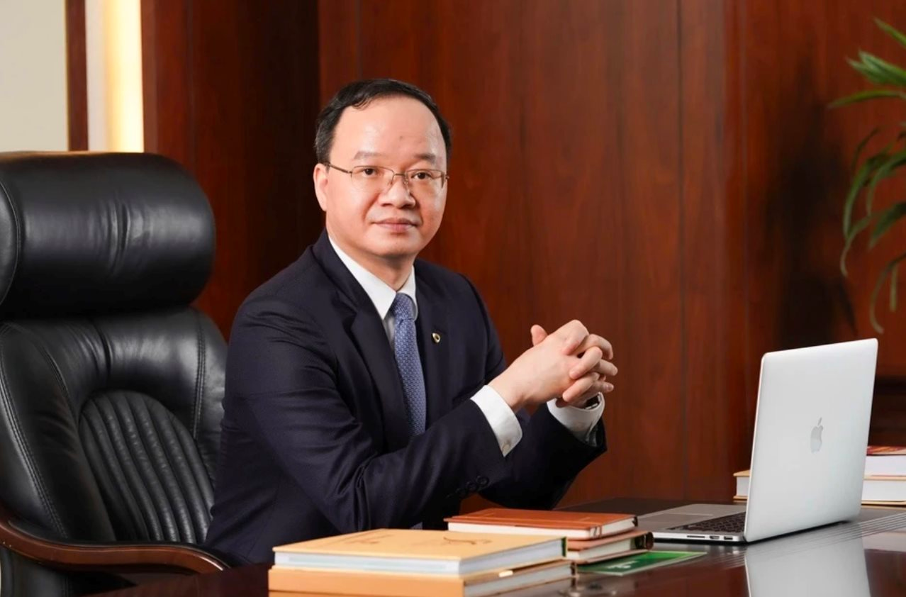 Lò đào tạo CEO: 10 Tổng giám đốc nhà băng Việt là cựu sinh viên NEU, tất cả CEO Vietcombank, VietinBank, BIDV,  AgriBank đều học trường này- Ảnh 2.