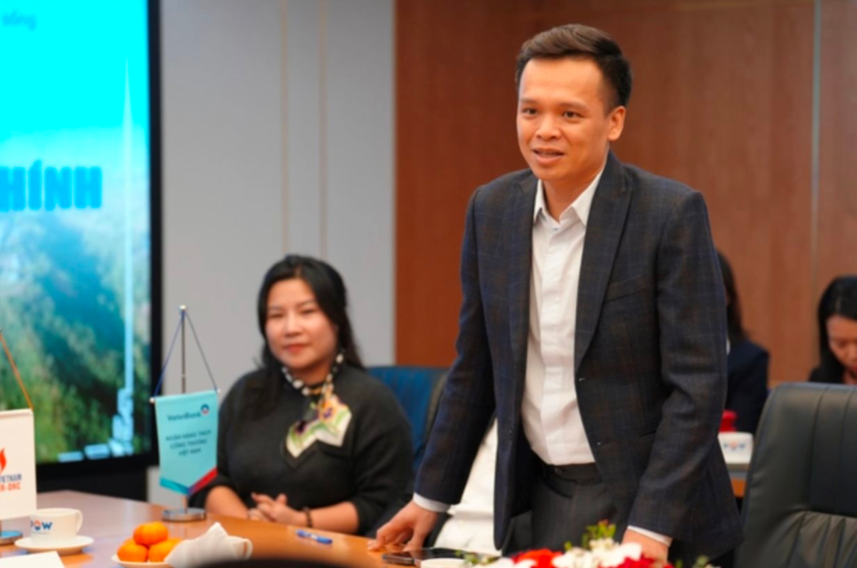 Lò đào tạo CEO: 10 Tổng giám đốc nhà băng Việt là cựu sinh viên NEU, tất cả CEO Vietcombank, VietinBank, BIDV,  AgriBank đều học trường này- Ảnh 4.