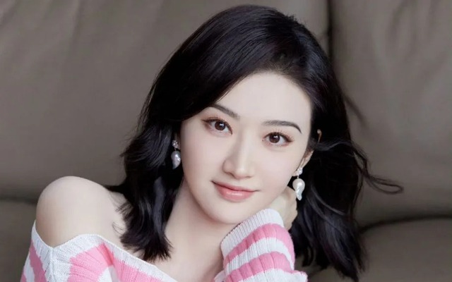 “Đệ nhất mỹ nữ Bắc Kinh” U40 sở hữu làn da khiến gái 20 ghen tị nhờ làm 1 việc… tưởng không liên quan mỗi tối- Ảnh 1. “Đệ nhất mỹ nữ Bắc Kinh” U40 sở hữu làn da khiến gái 20 ghen tị nhờ làm 1 việc… tưởng không liên quan mỗi tối- Ảnh 1.