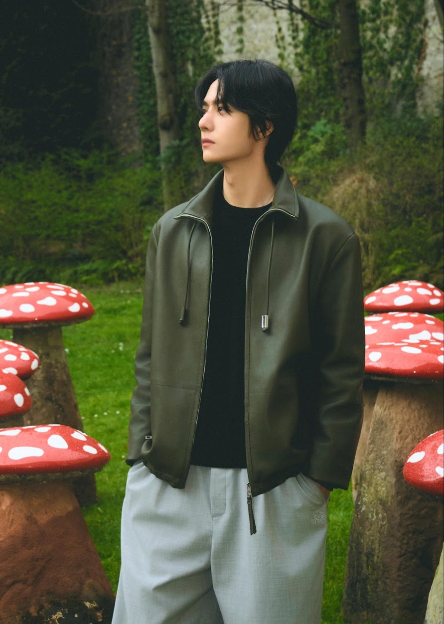 LOEWE biến không gian lịch sử Hôtel de Maisons tại Paris thành một triển lãm thời trang sống động, dàn đại sứ toàn ‘đỉnh lưu’- Ảnh 2.