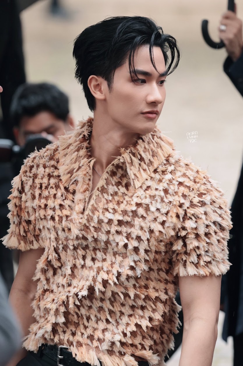 LOEWE biến không gian lịch sử Hôtel de Maisons tại Paris thành một triển lãm thời trang sống động, dàn đại sứ toàn ‘đỉnh lưu’- Ảnh 5.