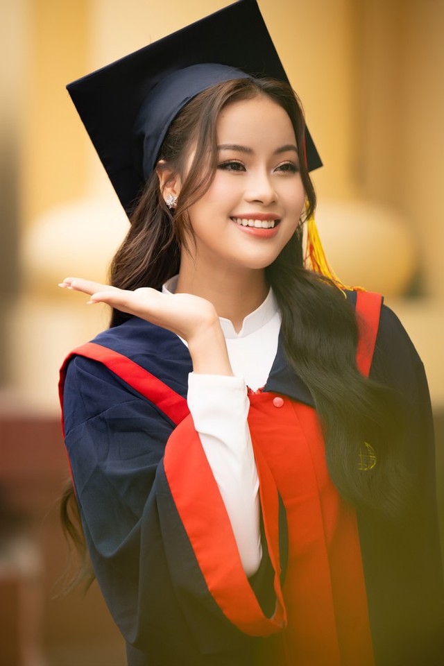 1 người đẹp nối gót Hoa hậu Đỗ Hà thông báo rời khỏi công ty Sen Vàng- Ảnh 2. 1 người đẹp nối gót Hoa hậu Đỗ Hà thông báo rời khỏi công ty Sen Vàng- Ảnh 2.