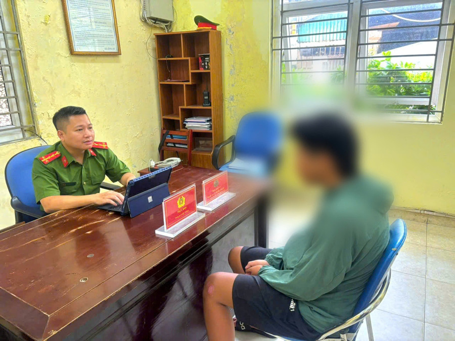 Công an Hà Nội làm rõ vụ 3 đối tượng chặn đường 'xin đểu' học sinh- Ảnh 2. Công an Hà Nội làm rõ vụ 3 đối tượng chặn đường 'xin đểu' học sinh- Ảnh 2.