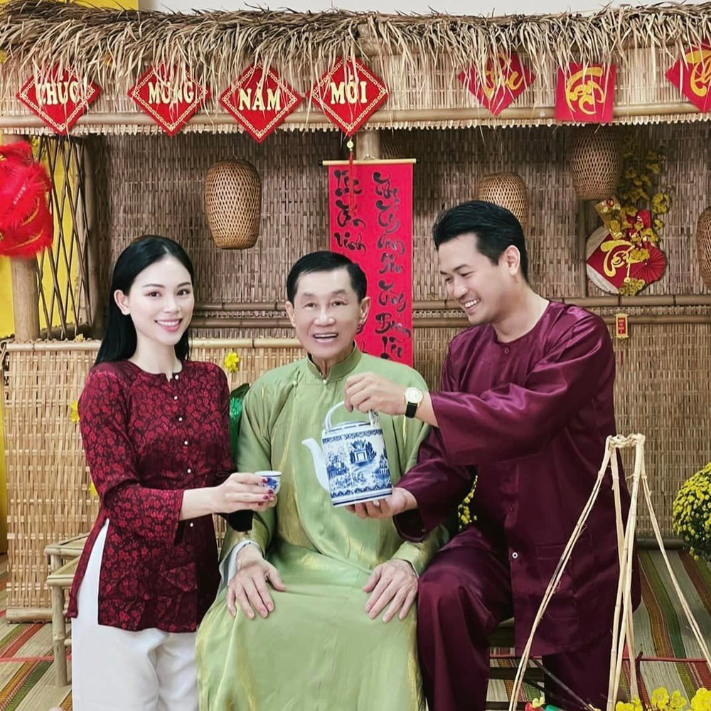 Bố chồng tỷ phú gửi cho con dâu gốc Hà Nội 1 thứ quý giá, đem khoe lập tức được hỏi cách dùng- Ảnh 6. Bố chồng tỷ phú gửi cho con dâu gốc Hà Nội 1 thứ quý giá, đem khoe lập tức được hỏi cách dùng- Ảnh 6.