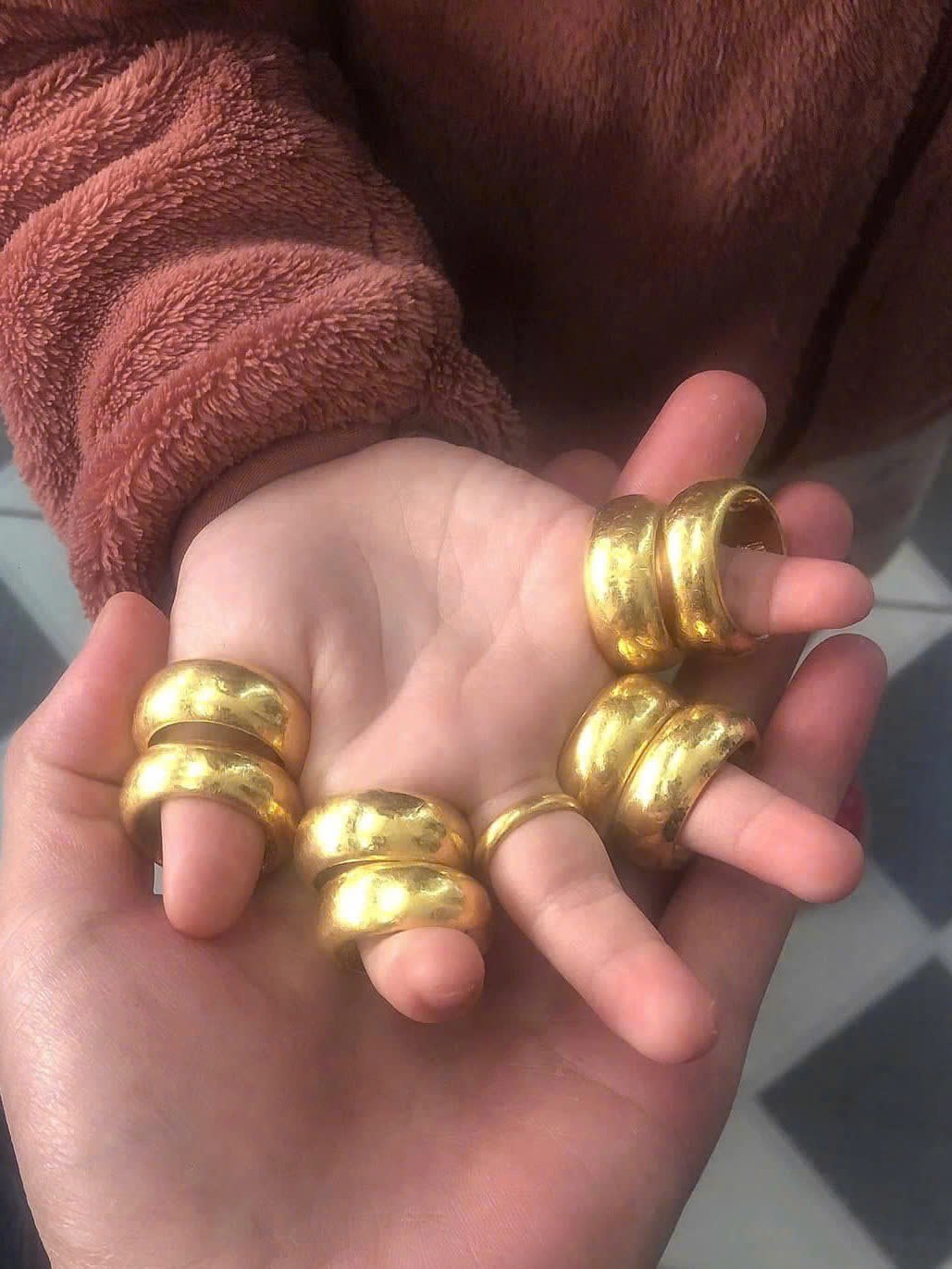 Phóng to bức ảnh của bé gái 4 tuối, thứ đập vào mắt khiến người xem phải nể người mẹ- Ảnh 1. Phóng to bức ảnh của bé gái 4 tuối, thứ đập vào mắt khiến người xem phải nể người mẹ- Ảnh 1.