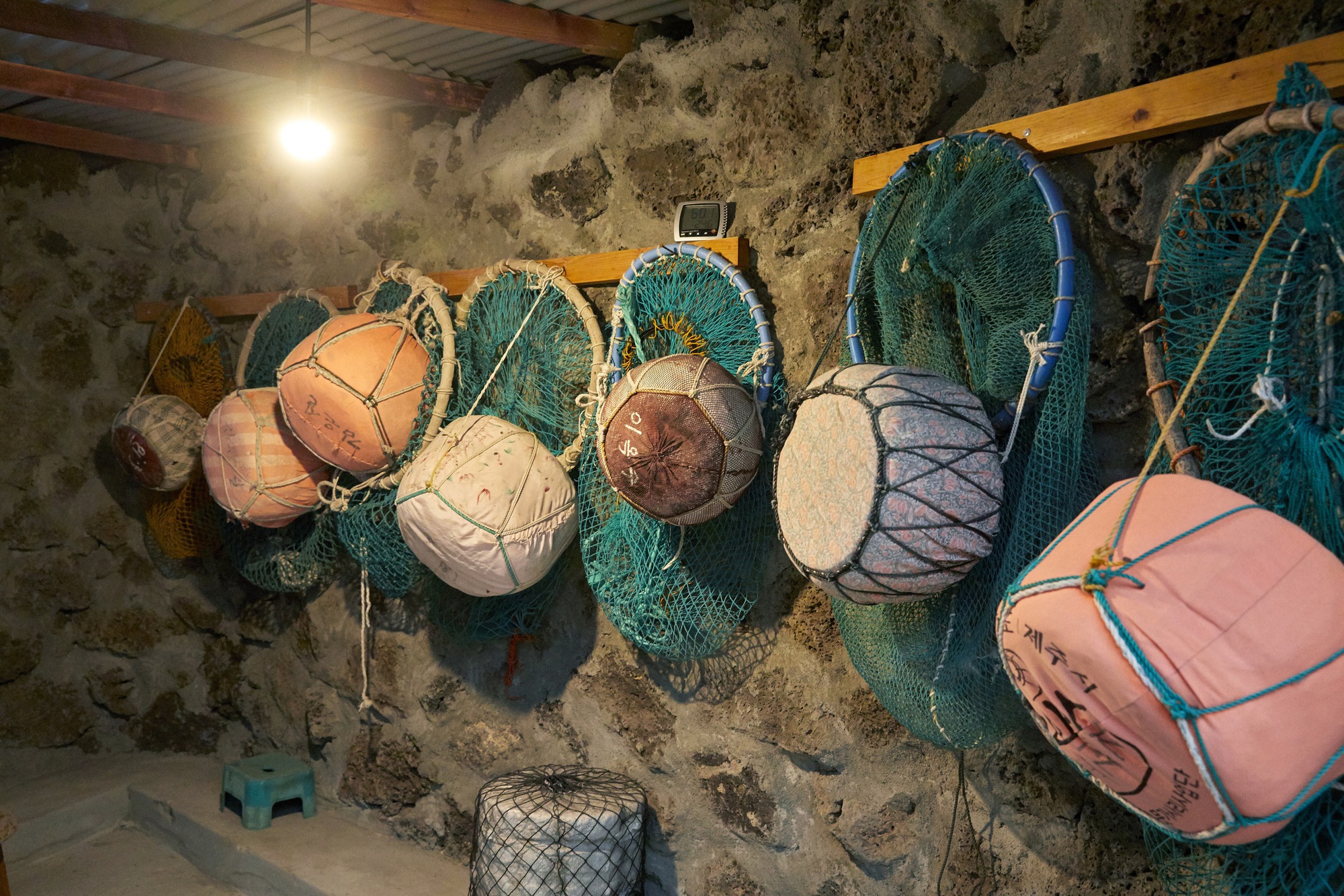 Hải nữ là nghề gì mà khiến IU "khóc rống", nằng nặc không cho con gái theo trong "Khi cuộc đời cho bạn quả quýt"?- Ảnh 16.