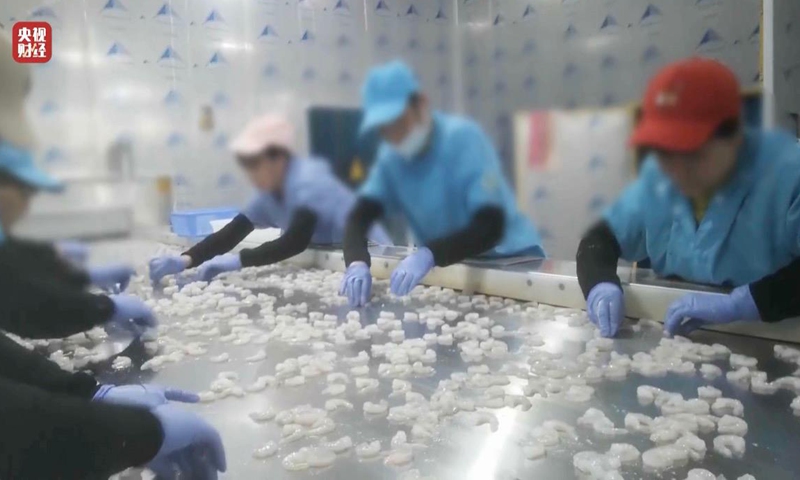 Bê bối hàng tiêu dùng chấn động Trung Quốc: Băng vệ sinh tái chế, quần lót một lần không khử trùng, thương hiệu khủng hoảng- Ảnh 2. Bê bối hàng tiêu dùng chấn động Trung Quốc: Băng vệ sinh tái chế, quần lót một lần không khử trùng, thương hiệu khủng hoảng- Ảnh 2.