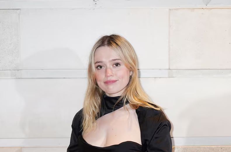 Sao phim "Sex Education" quyến rũ bậc nhất nhưng vẫn ghét cơ thể vì 1 lý do- Ảnh 7.