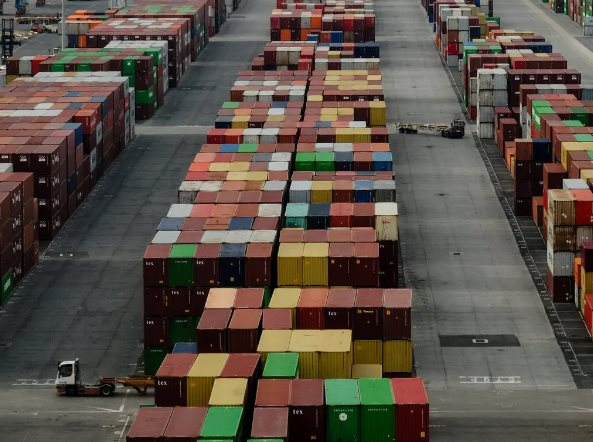 Fed ‘tiến thoái lưỡng nan’ giữa hàng loạt bất ổn bủa vây: Lộ trình lãi suất sẽ đi đâu về đâu?- Ảnh 2. Fed ‘tiến thoái lưỡng nan’ giữa hàng loạt bất ổn bủa vây: Lộ trình lãi suất sẽ đi đâu về đâu?- Ảnh 2.