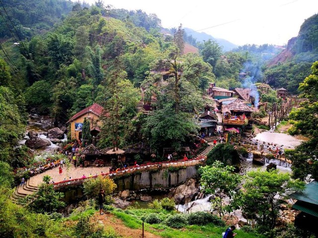 Nơi hiếm hoi trên Bản đồ Việt Nam 1976: Không lưu tên khi tách tỉnh, nay ‘cõng’ công trình 2 kỷ lục thế giới- Ảnh 5. Nơi hiếm hoi trên Bản đồ Việt Nam 1976: Không lưu tên khi tách tỉnh, nay ‘cõng’ công trình 2 kỷ lục thế giới- Ảnh 5.