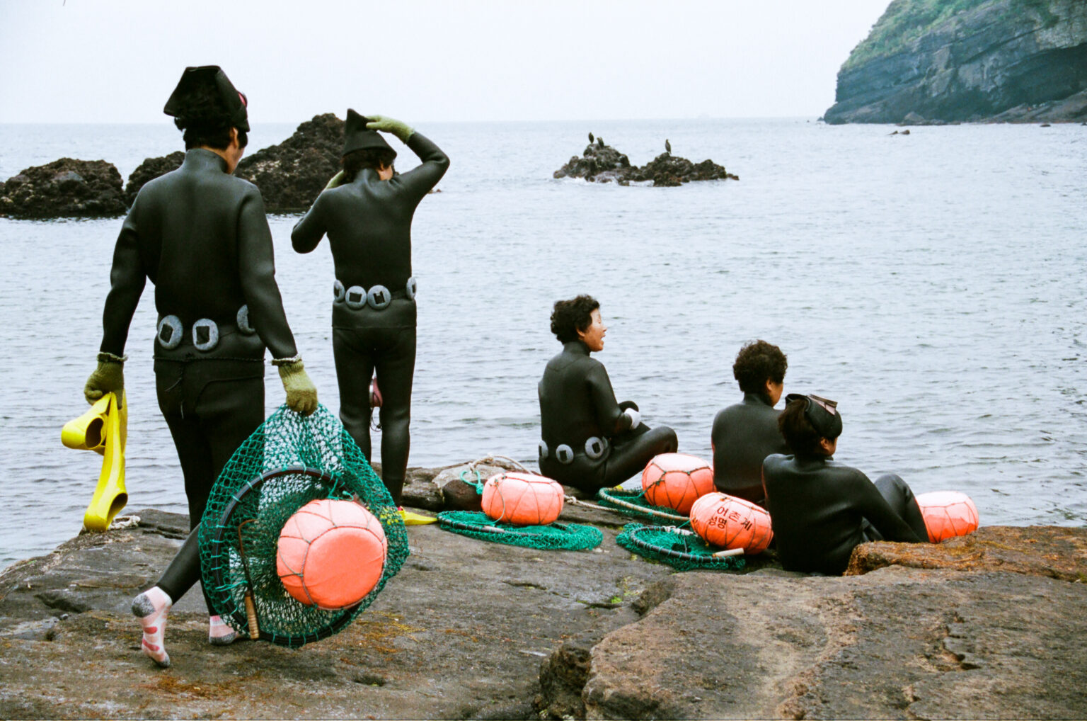 Hải nữ là nghề gì mà khiến IU "khóc rống", nằng nặc không cho con gái theo trong "Khi cuộc đời cho bạn quả quýt"?- Ảnh 4.