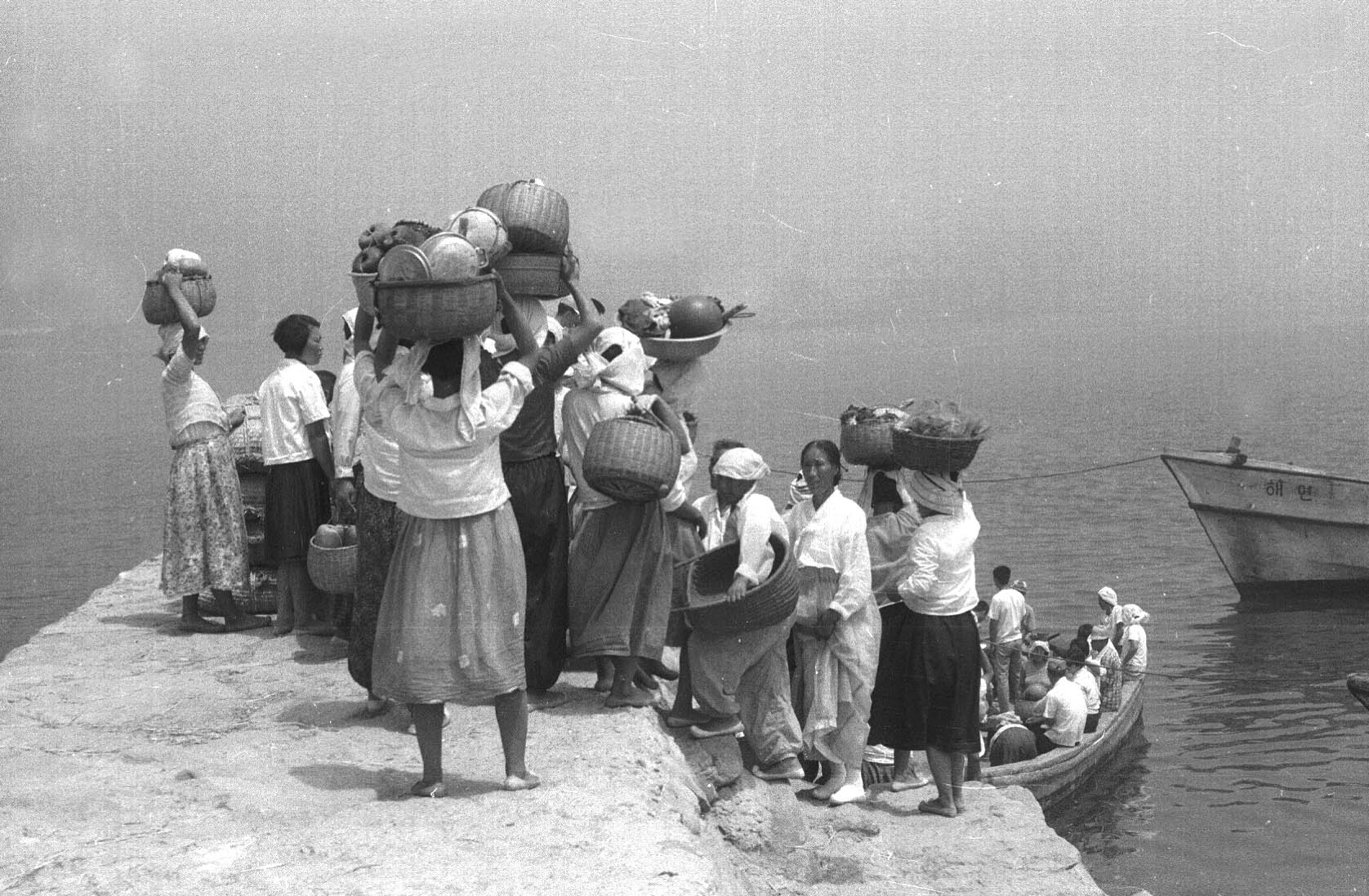 Hải nữ là nghề gì mà khiến IU "khóc rống", nằng nặc không cho con gái theo trong "Khi cuộc đời cho bạn quả quýt"?- Ảnh 23.