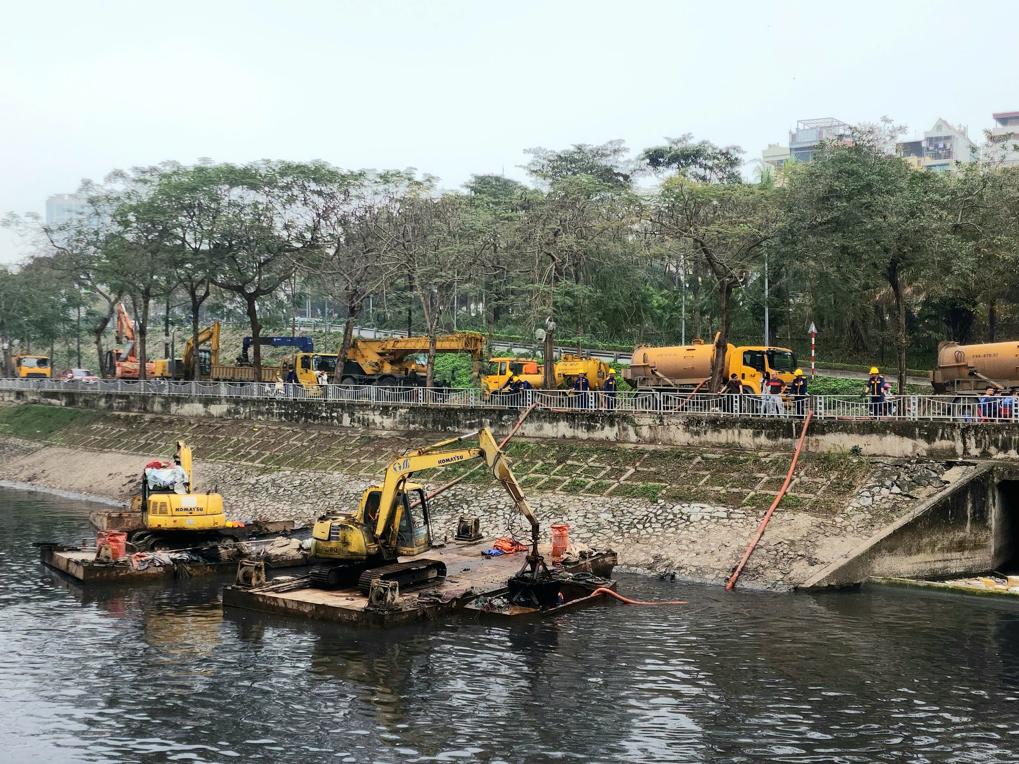 "Hồi sinh" sông Tô Lịch (kỳ 2): Giải pháp nào để trả lại vẻ đẹp cho dòng sông?- Ảnh 4. "Hồi sinh" sông Tô Lịch (kỳ 2): Giải pháp nào để trả lại vẻ đẹp cho dòng sông?- Ảnh 4.