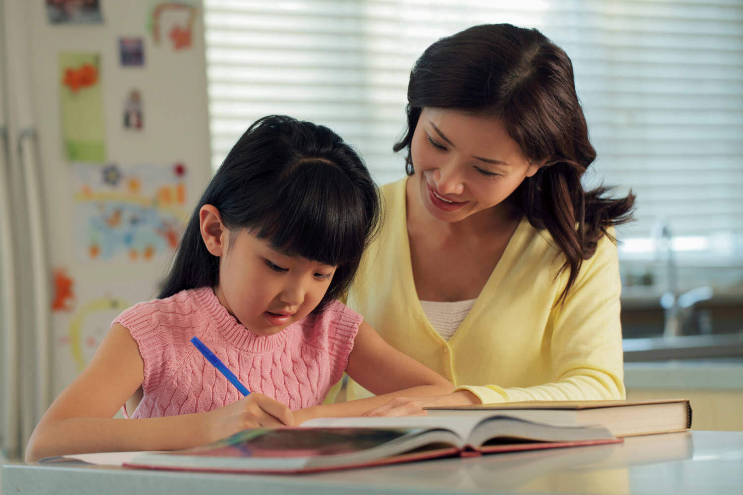 “Cú tát” của Liang Wenfeng, người sáng lập DeepSeek, khiến vô số phụ huynh tỉnh ngộ: Mối nguy hiểm lớn nhất của giáo dục là nhốt trẻ em vào "lồng nhận thức"!- Ảnh 4.